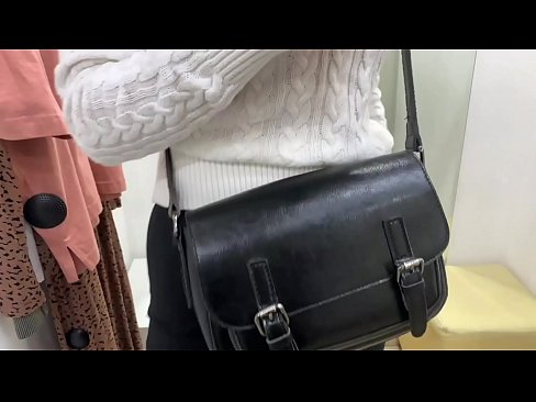 ❤️ Фитинг бөлмөсүндө жаш канчык FeralBerryди дилдо менен коомдук мастурбациялоо ️ Супер порно боюнча порно ky.villagesexvideos.ru ❌️❤